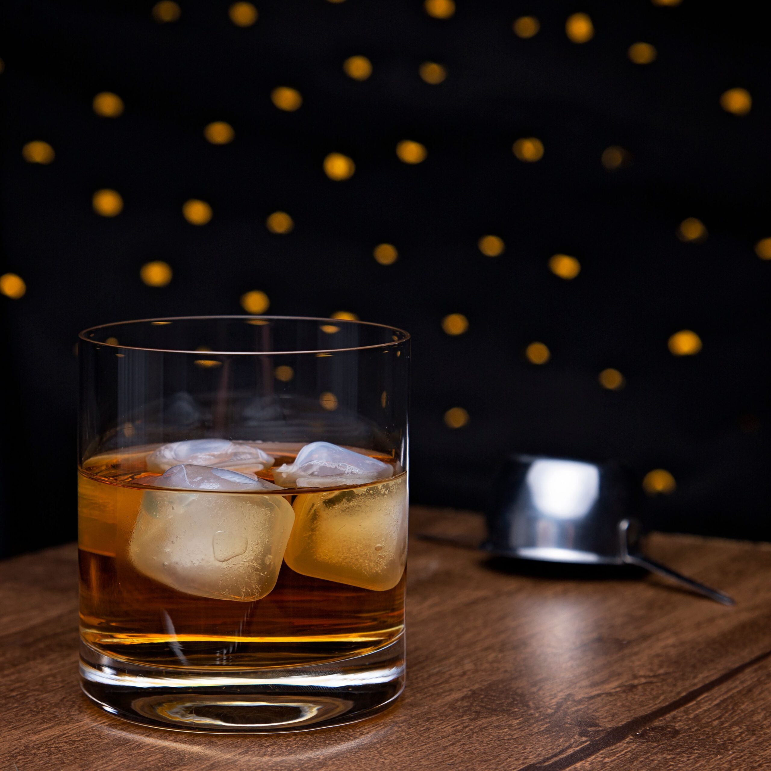 How to drink Japanese whisky on the rocks